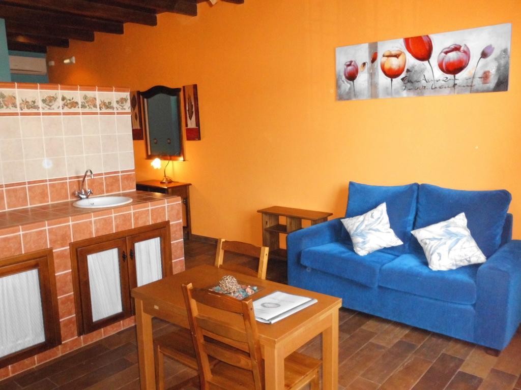 Apartamentos Trinidad Alange Oda fotoğraf