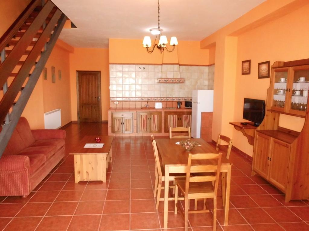 Apartamentos Trinidad Alange Oda fotoğraf